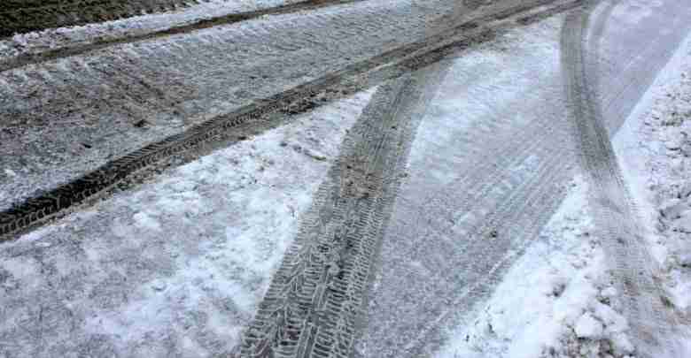 Car tracks in the snow