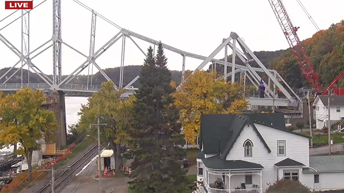 Screenshot from the Lansing Bridge Live Cam (10-16-25) - Iowa DOT